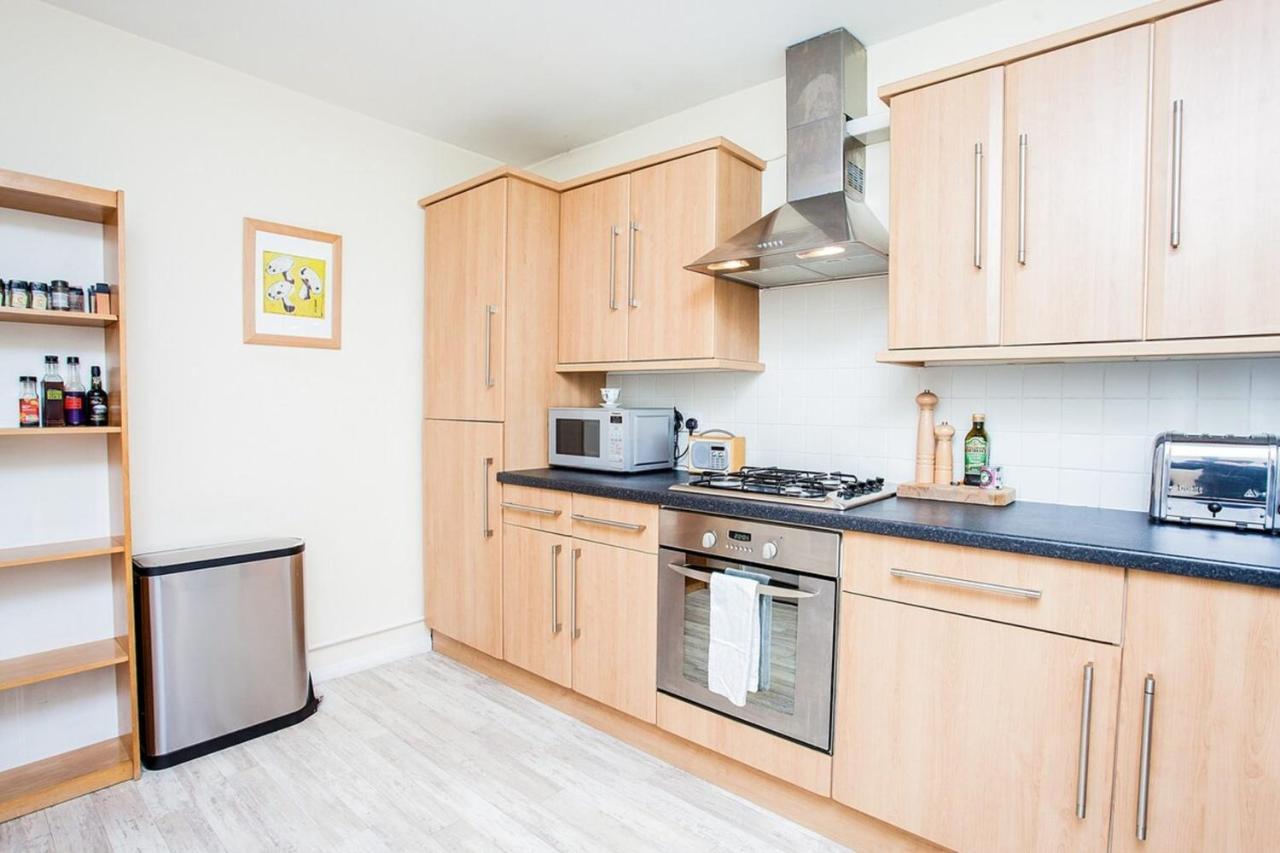 Modern And Spacious Central 1 Bedroom Apartment With Balcony London Exterior photo